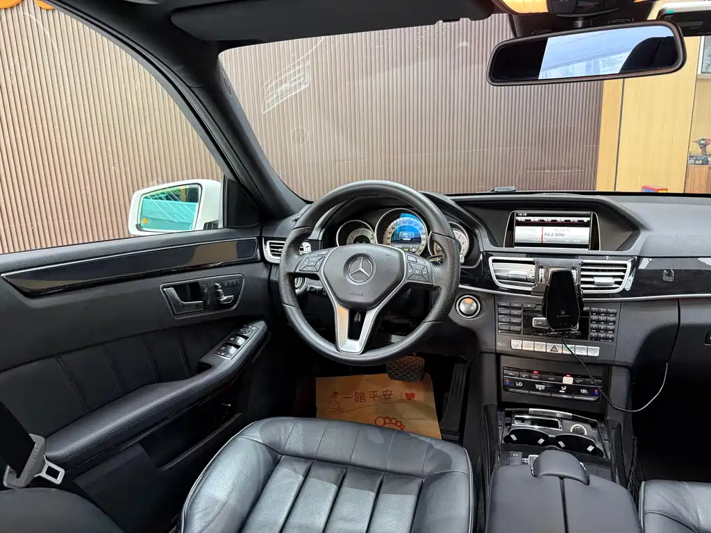 Mercedes-Benz E-Class — миниатюра 18