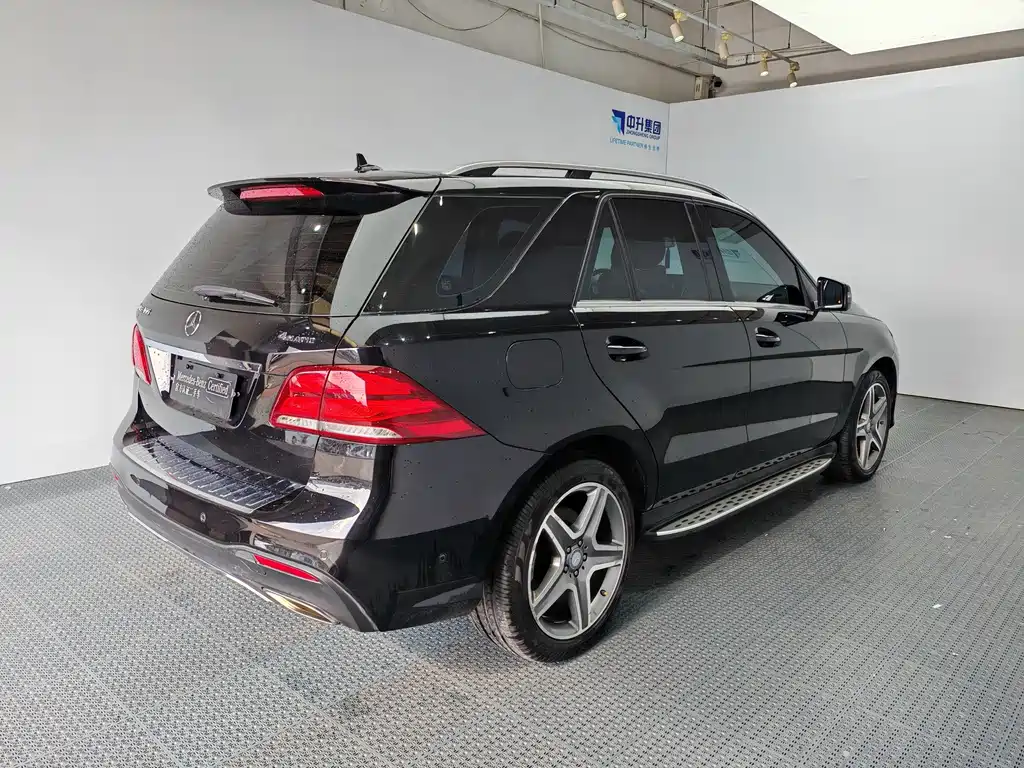 Mercedes-Benz GLE (Import) — миниатюра 6