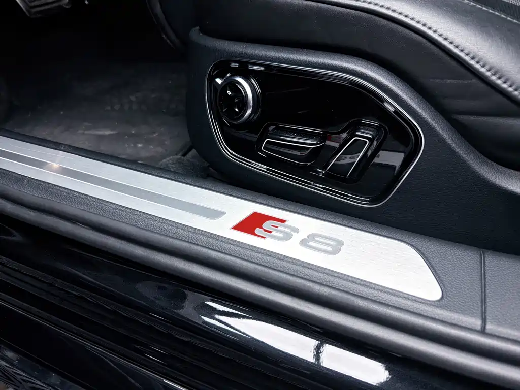 Audi S8 — миниатюра 10