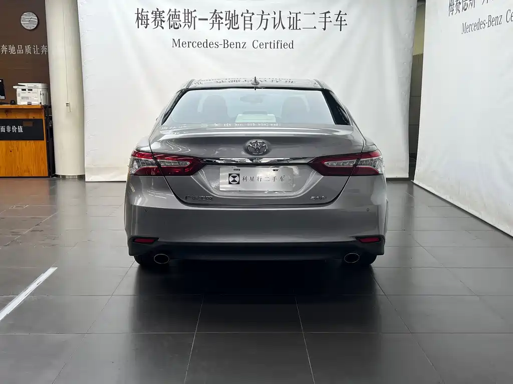 Toyota Camry — миниатюра 5
