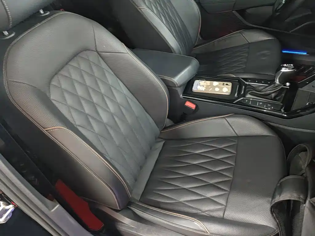 Volkswagen Passat PHEV — миниатюра 25
