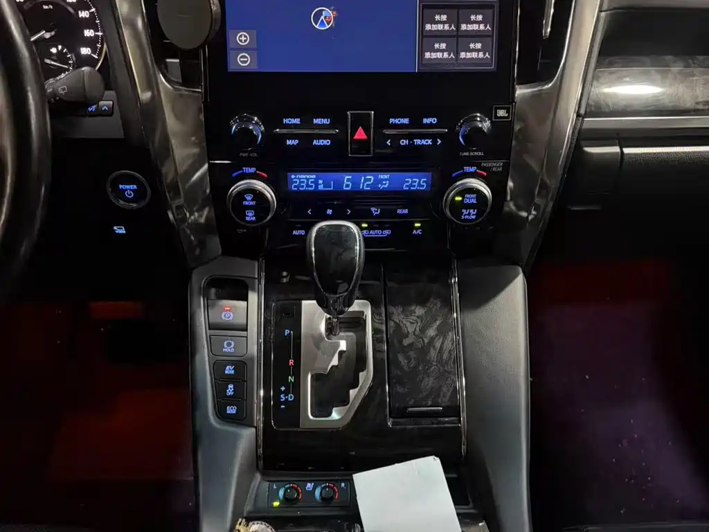 Toyota Vellfire — миниатюра 9