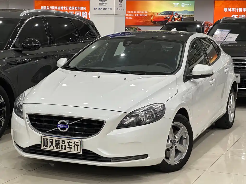 Купить Volvo V40
