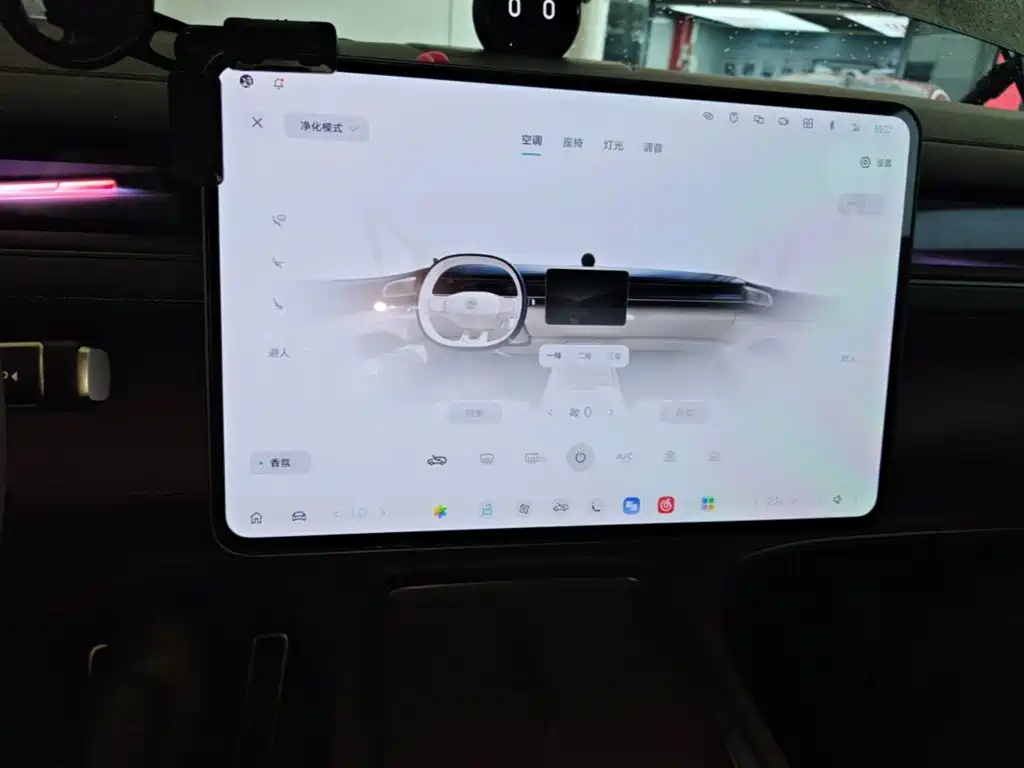 NIO ES8 — миниатюра 13