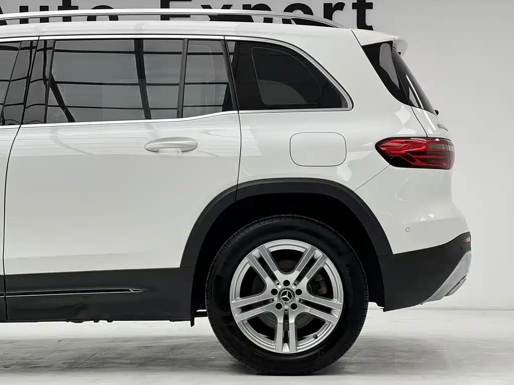 Mercedes-Benz GLB — миниатюра 12