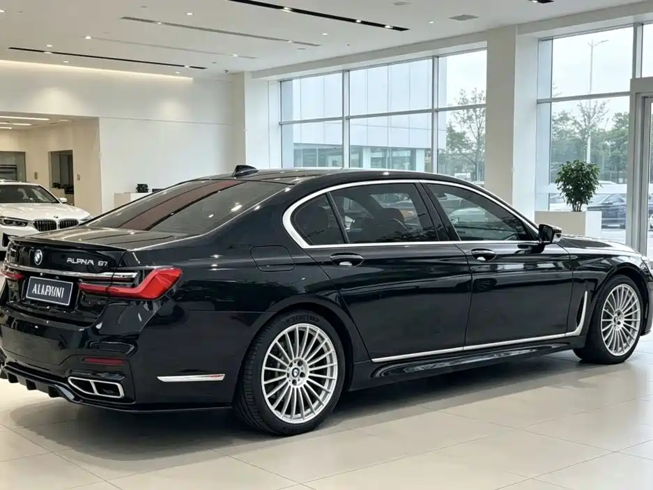 BMW 7 Series — миниатюра 7