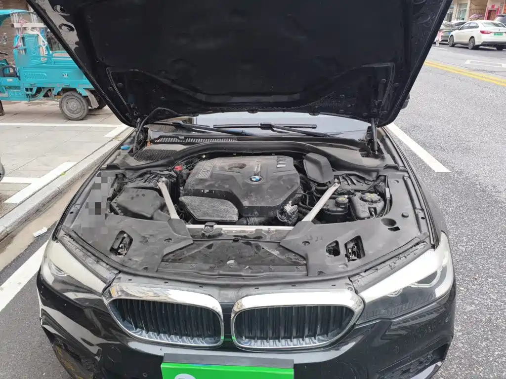 BMW 5 Series — миниатюра 11