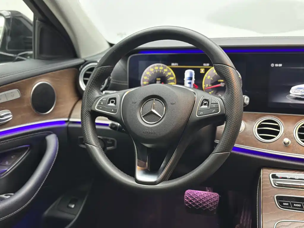Mercedes-Benz E-Class — миниатюра 28