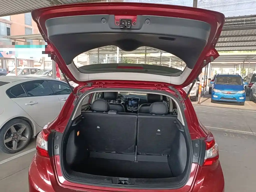 Nissan Tiida — миниатюра 19
