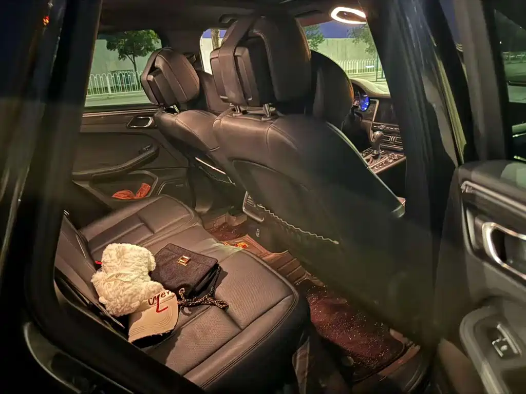 Porsche Macan — миниатюра 6
