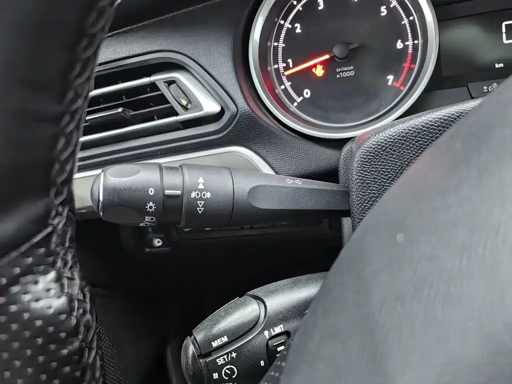 Peugeot 408 — миниатюра 21