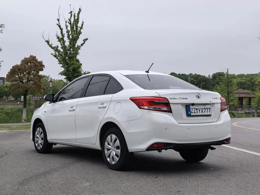 Toyota Yaris L — миниатюра 16