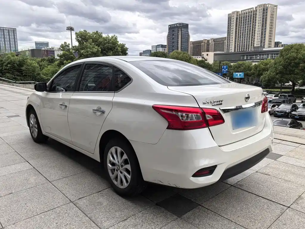 Nissan Sylphy — миниатюра 8
