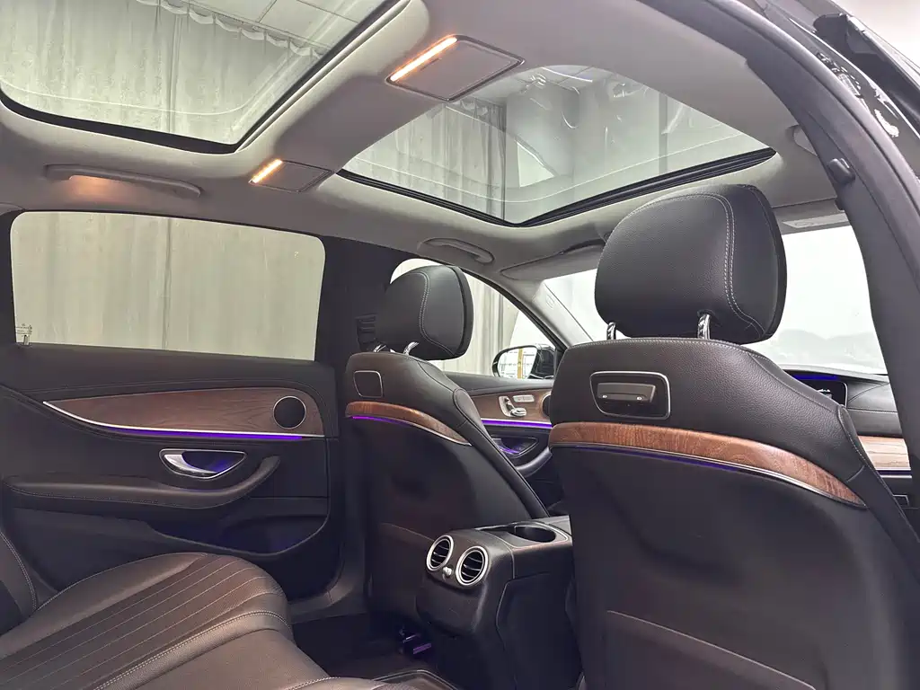 Mercedes-Benz E-Class — миниатюра 27