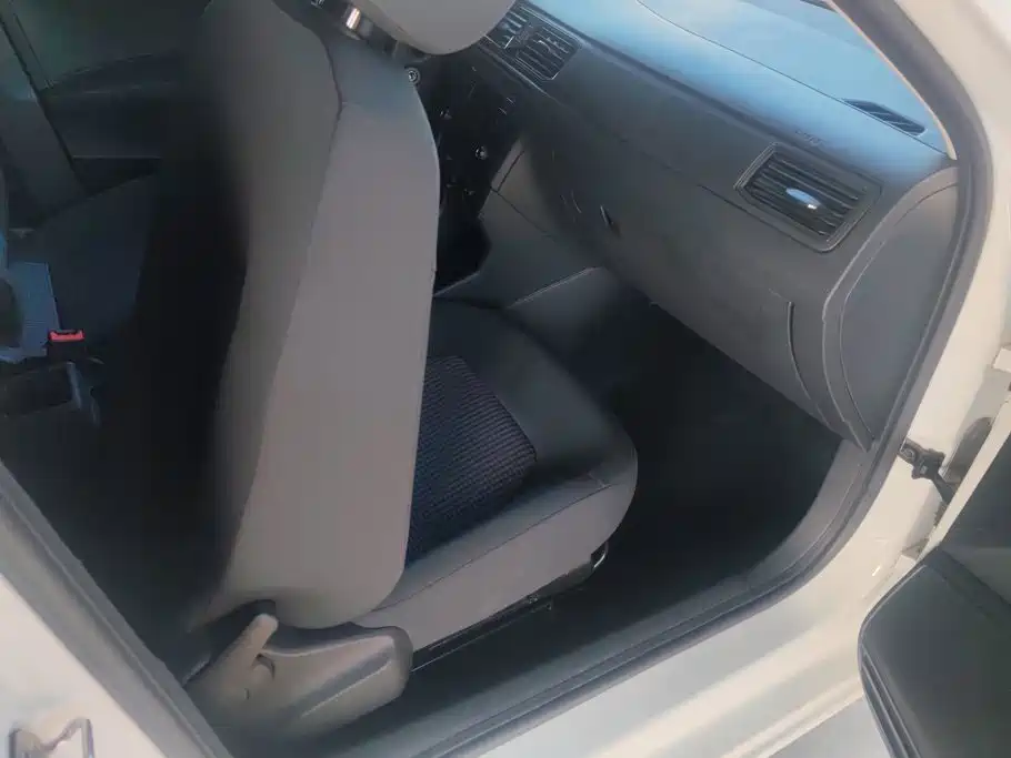 Volkswagen Santana — миниатюра 8