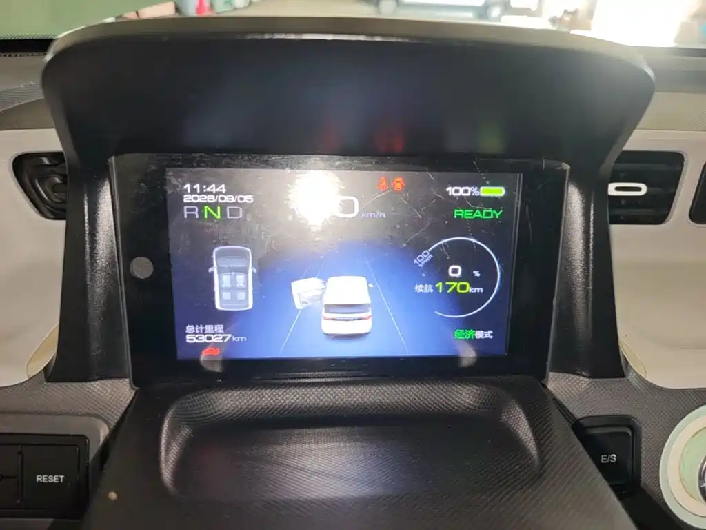 Wuling MINIEV — миниатюра 12