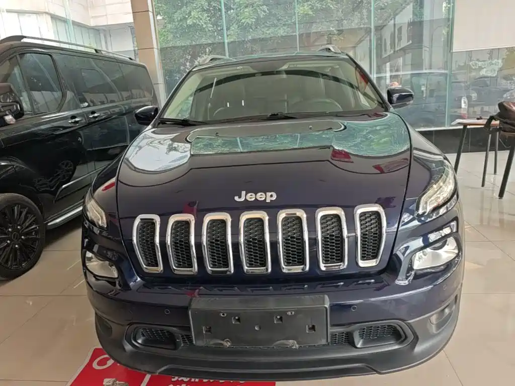 Jeep Cherokee — миниатюра 3