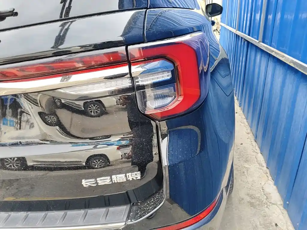 Ford Explorer — миниатюра 8