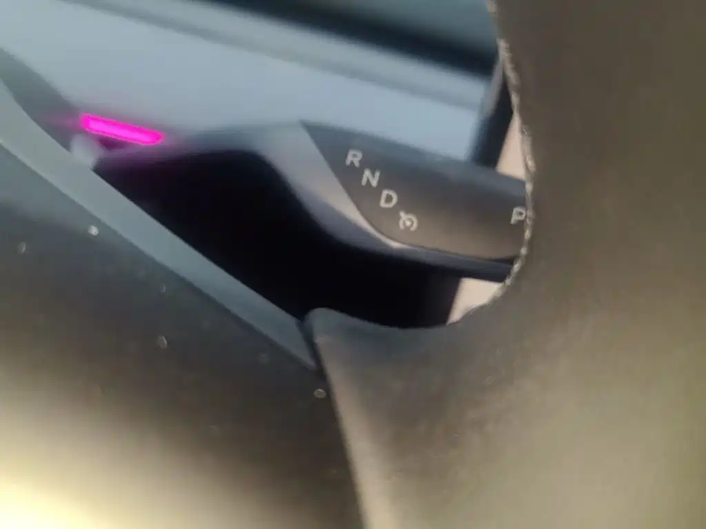Tesla Model Y — миниатюра 14