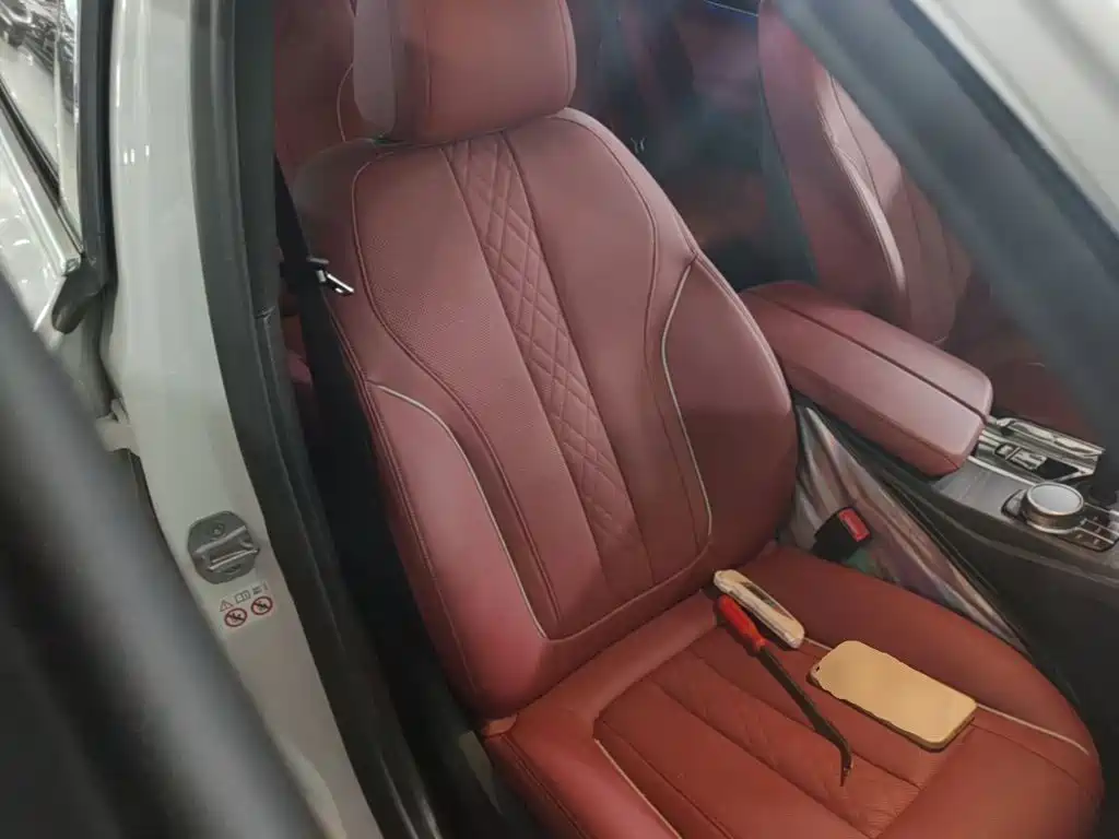 BMW 5 Series — миниатюра 25