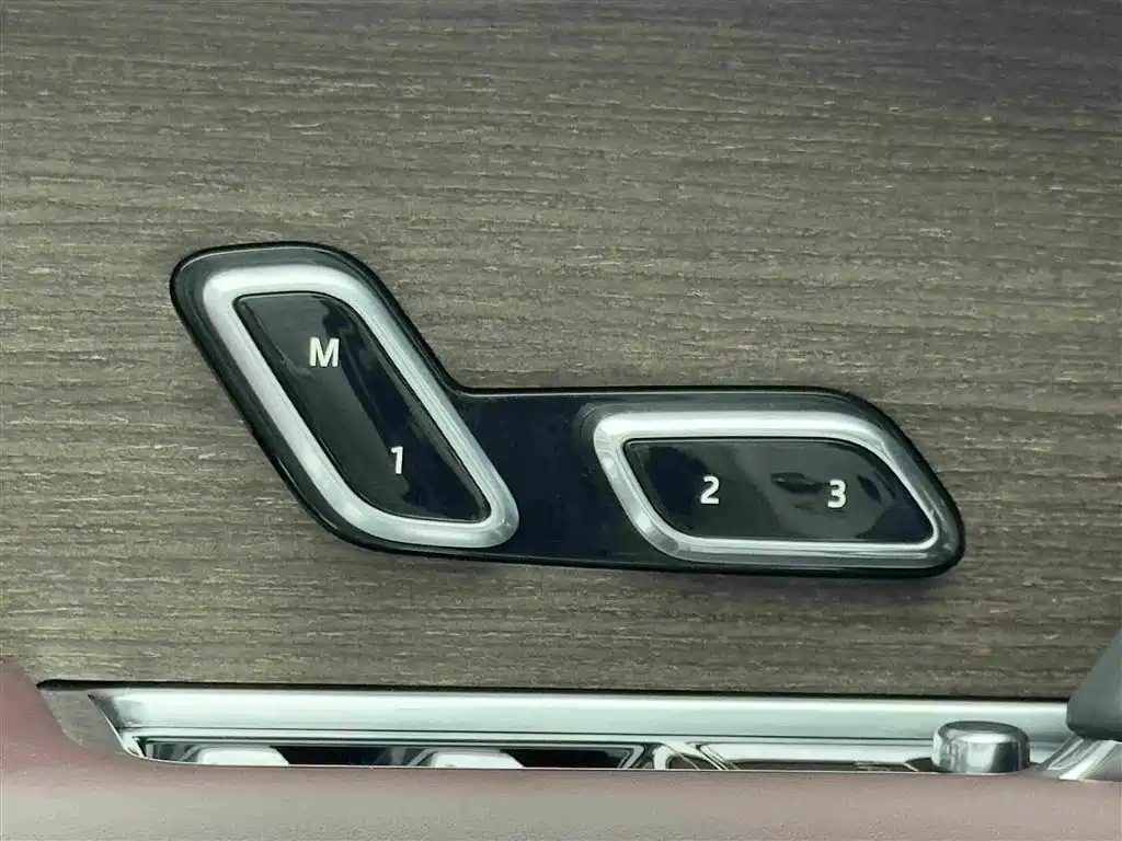 Land Rover Range Rover — миниатюра 16