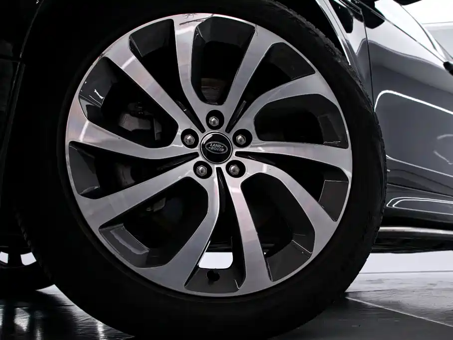 Land Rover Discovery Sport — миниатюра 17