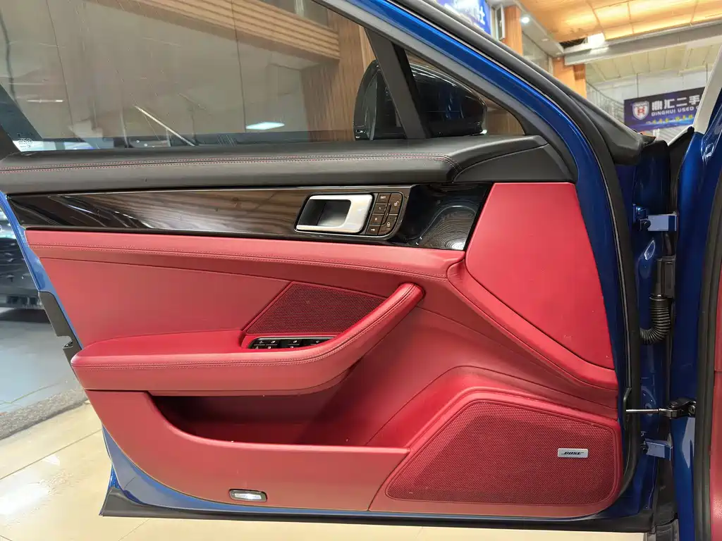 Porsche Panamera — миниатюра 8