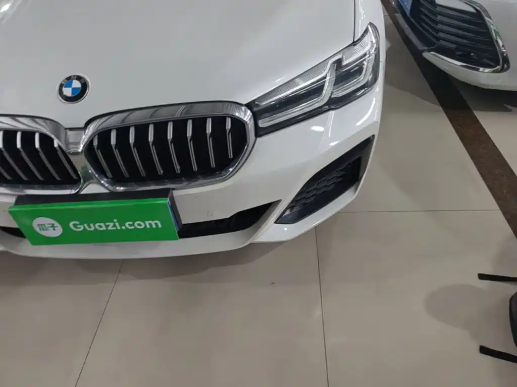 BMW 5 Series — миниатюра 24