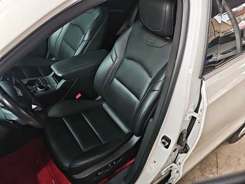 Cadillac XT4 — миниатюра 15
