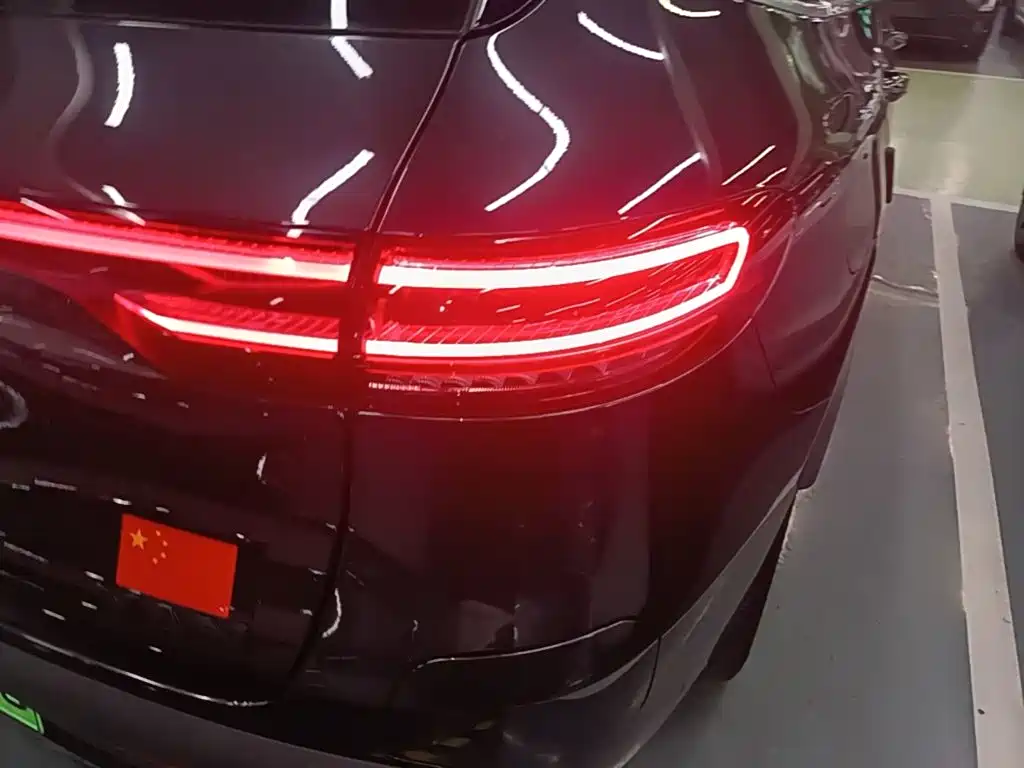 Mercedes-Benz EQC — миниатюра 8