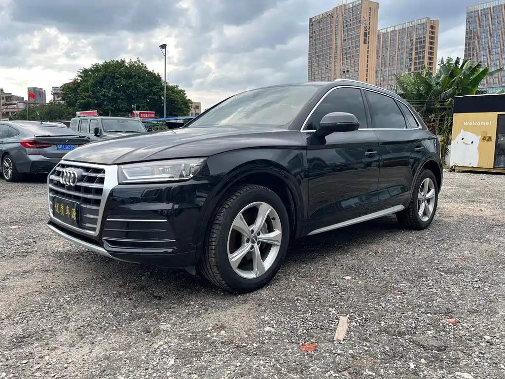 Audi Q5L 2018 40 TFSI VI