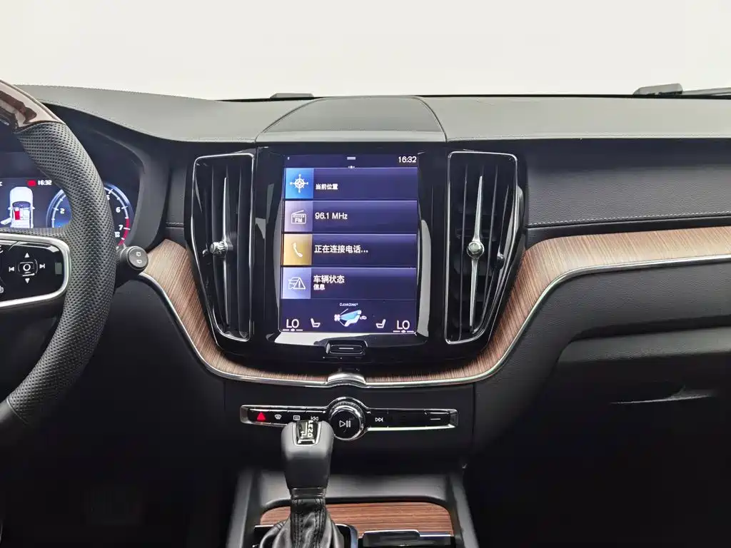 Volvo XC60 — миниатюра 12