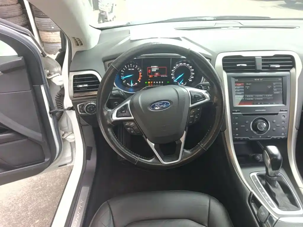 Ford Mondeo — миниатюра 11