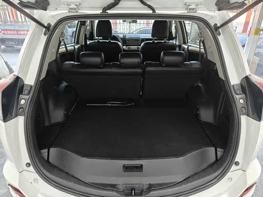 Toyota RAV4 2016 2.0L CVT V