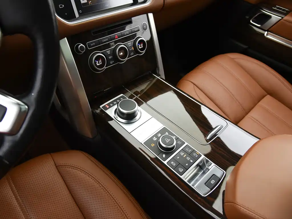 Land Rover Range Rover — миниатюра 12