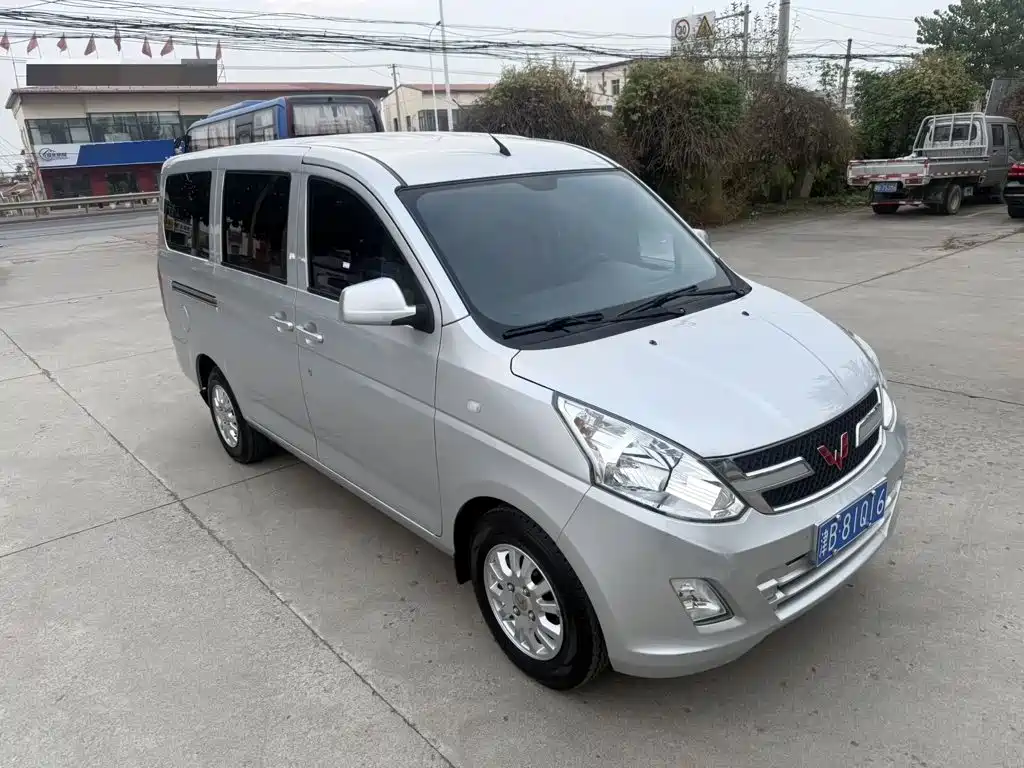 Wuling Rongguang V — миниатюра 5