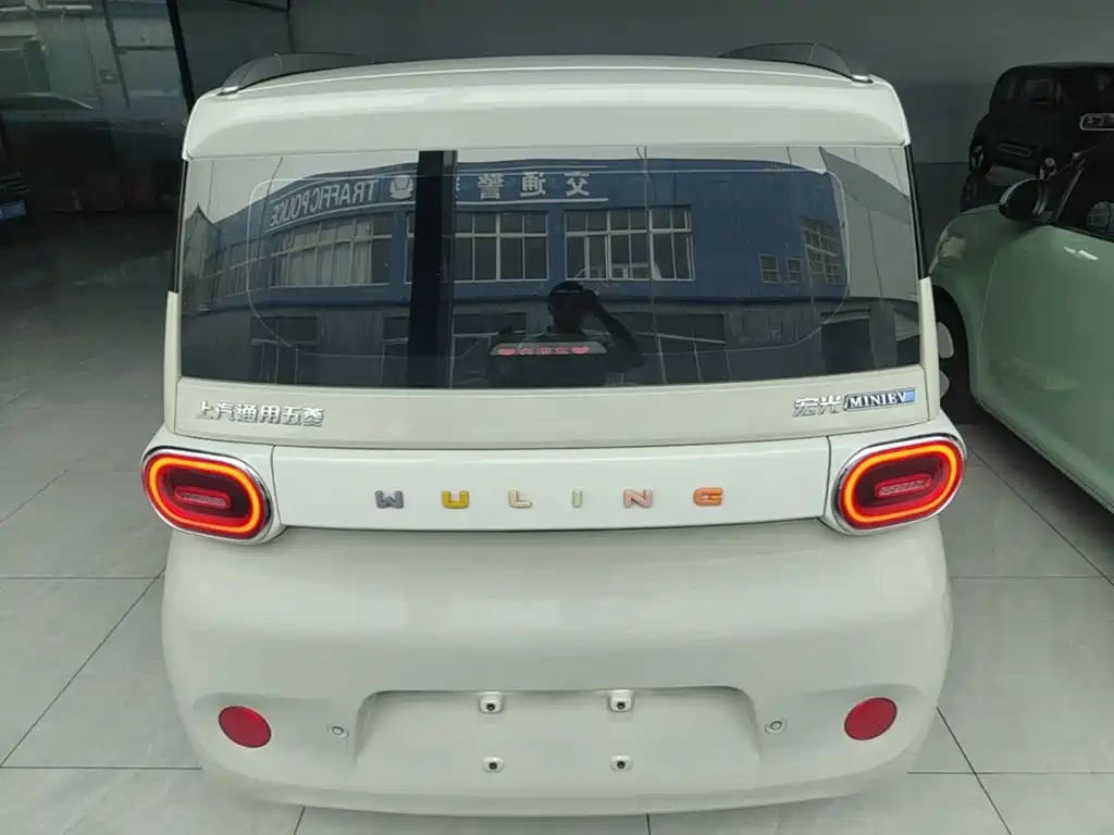 Wuling MINIEV — миниатюра 6