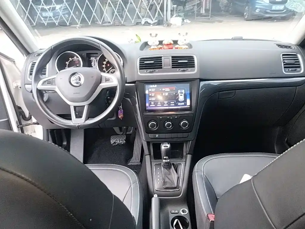 Skoda Yeti — миниатюра 10
