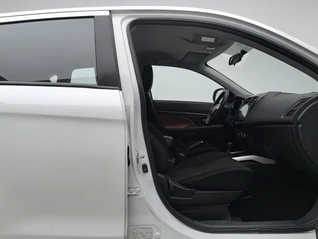 Mitsubishi ASX — миниатюра 23