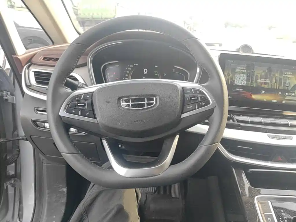 Geely Jia Ji New Energy — миниатюра 11