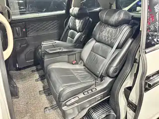Honda Elysion 2.0L Hybrid Luxury Edition