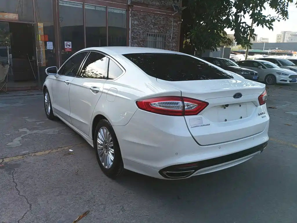 Ford Mondeo — миниатюра 5