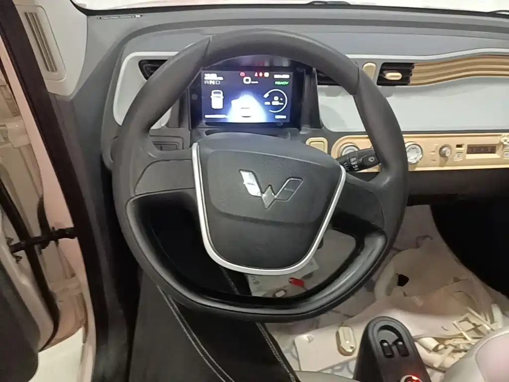 Wuling MINIEV — миниатюра 11