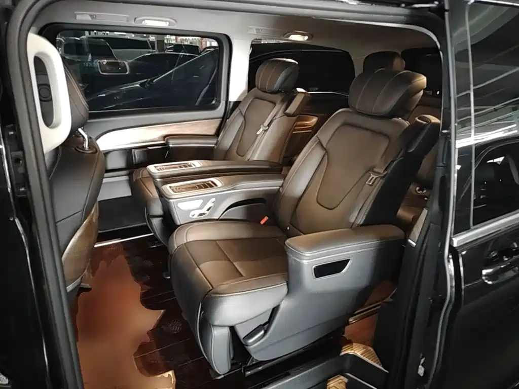 Mercedes-Benz V-Class — миниатюра 17