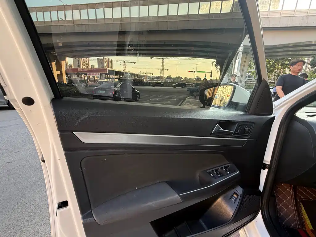 Volkswagen Lavida 2021 1.5L AT Comfort