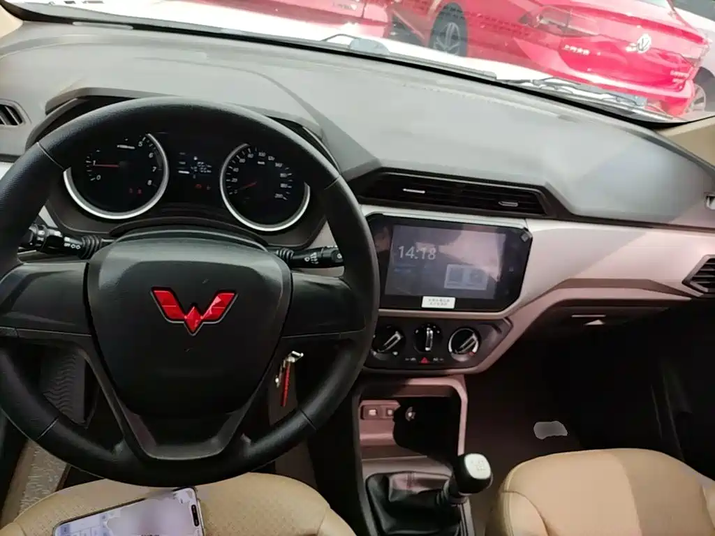 Wuling Hongguang — миниатюра 10