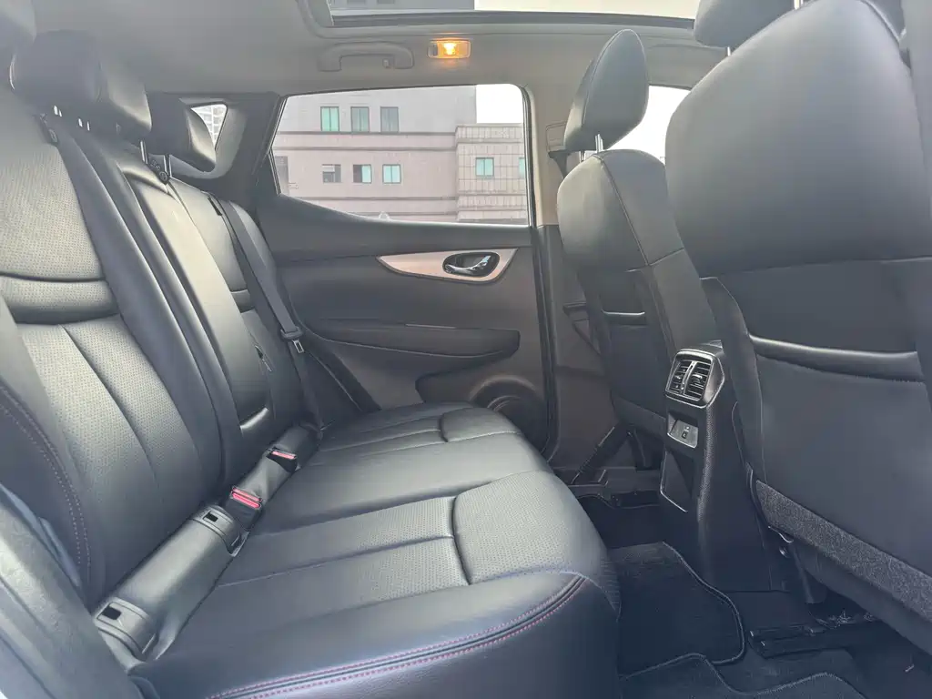Nissan Qashqai — миниатюра 13