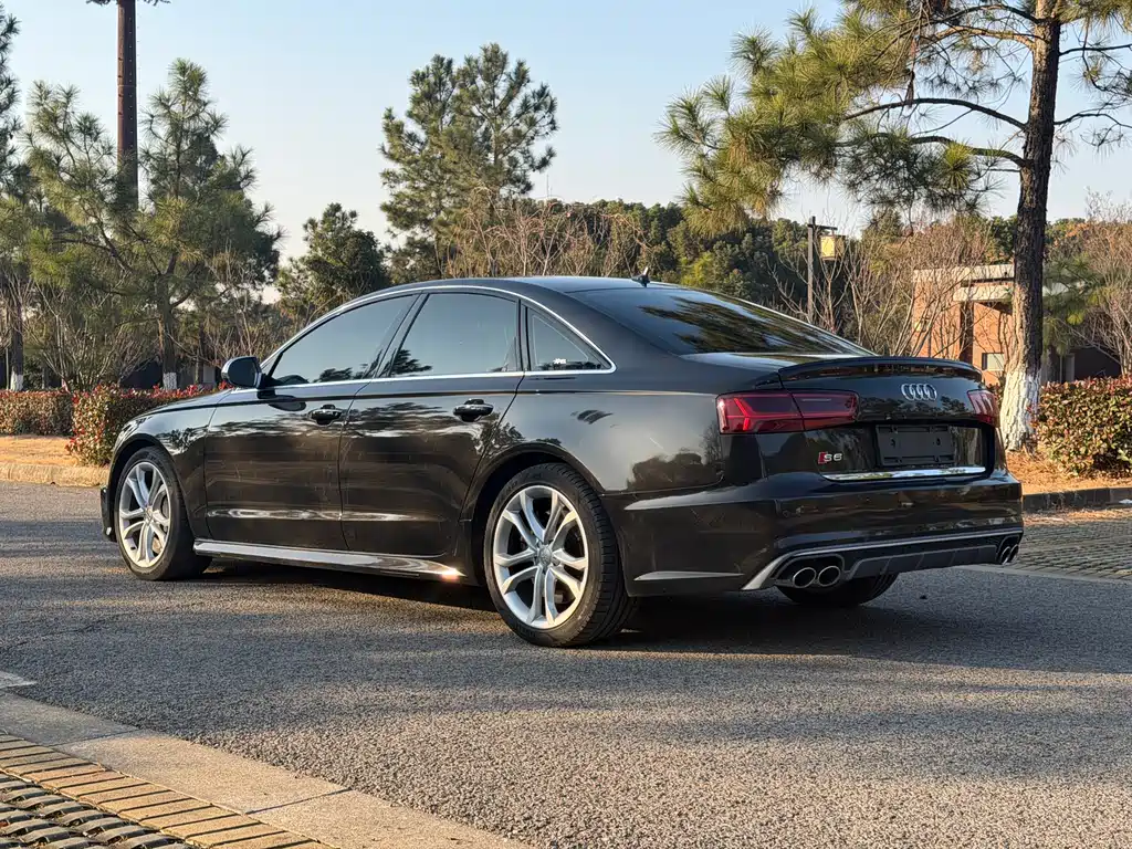 AUDI S6