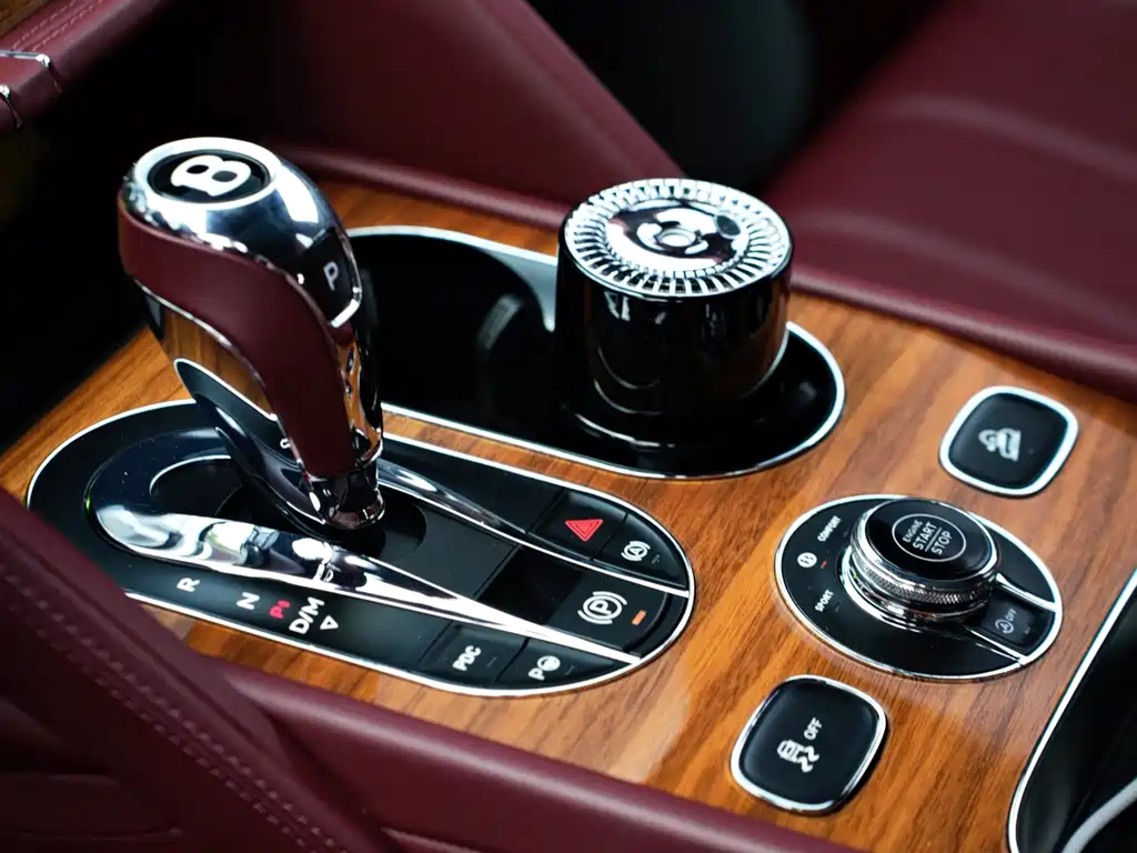 Bentley Bentayga — миниатюра 12