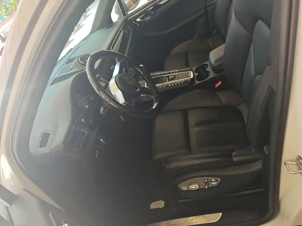 Porsche Macan — миниатюра 15